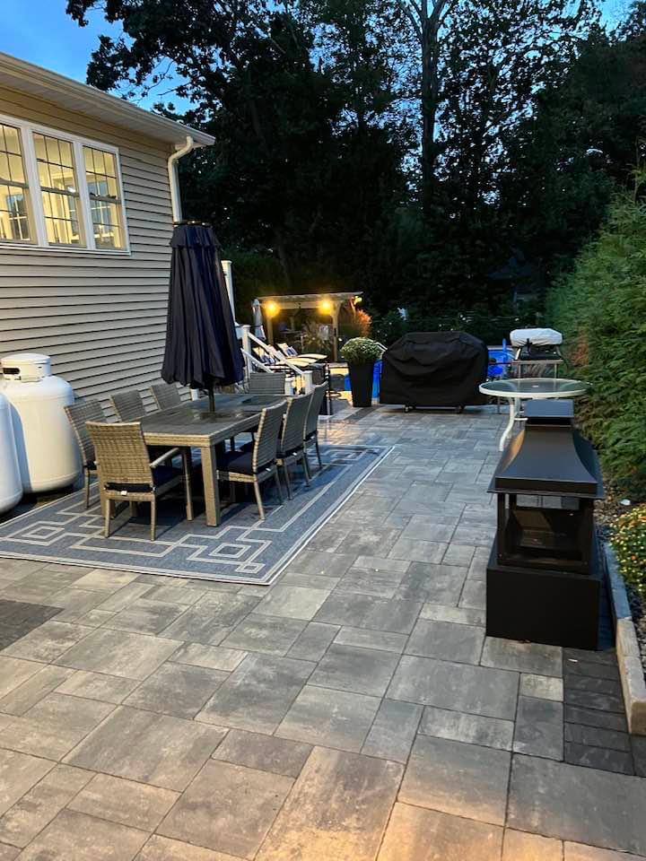 Drainage solution installation with decorative stone